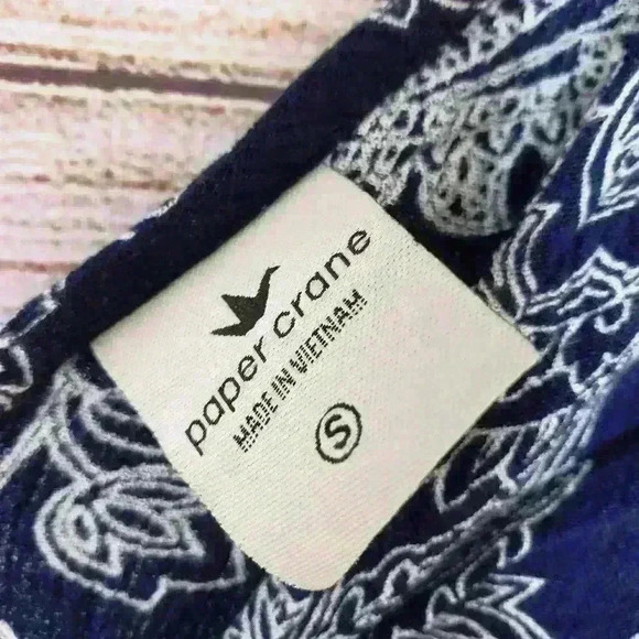 Paper Crane Short Sleeve Open Back Smocking Hem Paisley Top size small - Picture 7 of 9